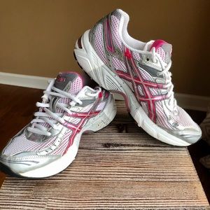 ASICS Gel 1140 running shoe